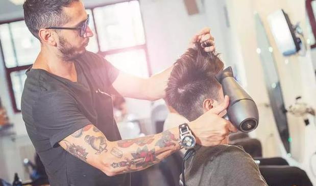 美發(fā)店10元拓客方案，小理發(fā)店怎么經(jīng)營生意才好