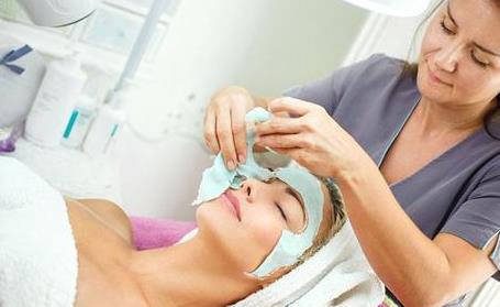 一、學(xué)美容美體學(xué)費(fèi)大概多少錢