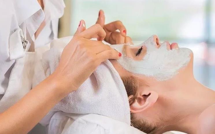 三、內(nèi)向美容師也會(huì)擅長推銷