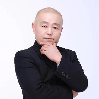 傅鳴哲：一位普通的大巴司機(jī)，如何逆襲成為美業(yè)大咖