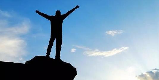 美容院培訓(xùn)姿態(tài)：自信挺拔有氣質(zhì)