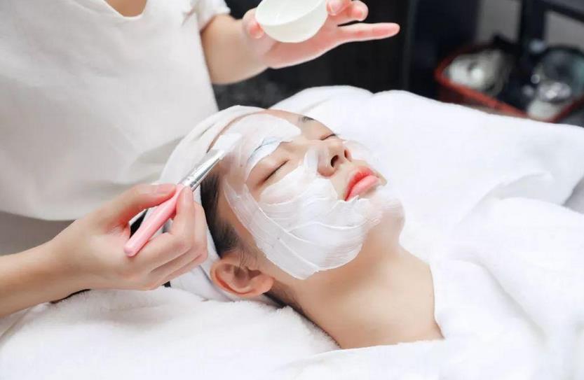 根據(jù)我們銷售目標(biāo)的設(shè)計以及我們不同店面經(jīng)營時期所處的不同階段