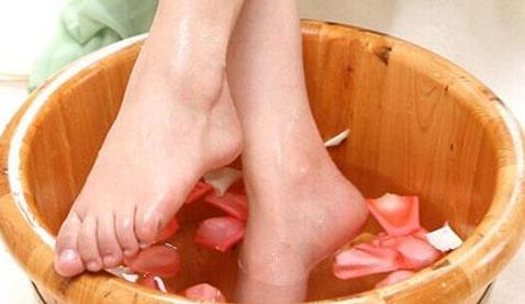 美容店加盟項目三：養(yǎng)足滋膚理療