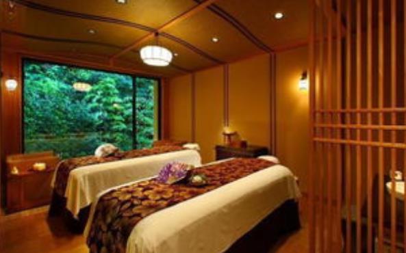 相對(duì)于連鎖加盟美容店經(jīng)營(yíng)管理環(huán)節(jié)中有這樣2個(gè)比較大的錯(cuò)誤觀念